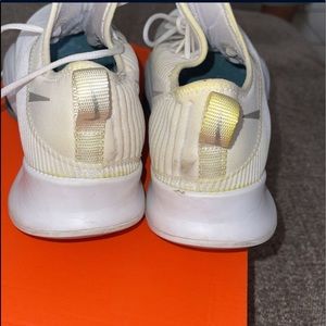 White, size 8, nike shoes.